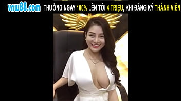 Hot Busty Girl Flashes Nipples on Live Stream
