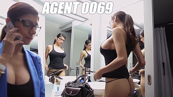 BANGBROS – Asante Stone Stretches Mia Khalifa’s Tight Arab Pussy With His Huge Banana