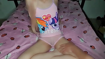 Stepdaughter! My stepdad creampies me in the night