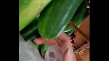 Shopping trip with no panties in the supermarket