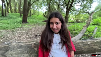 Seduced a hottie in the park and nailed her up a tree