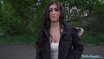 Hot Colombian babe gets naughty with Public Agent in outdoor action