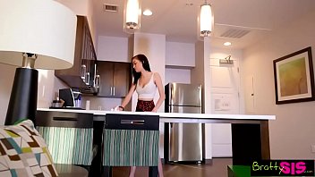 Naughty Stepsister – Stepbro Sneaks It In And Now She’s Begging For More S9:E4