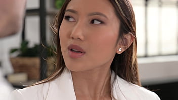 Hot Property Agent May Thai Lures Client Into Wild No Limits Sex GP2740